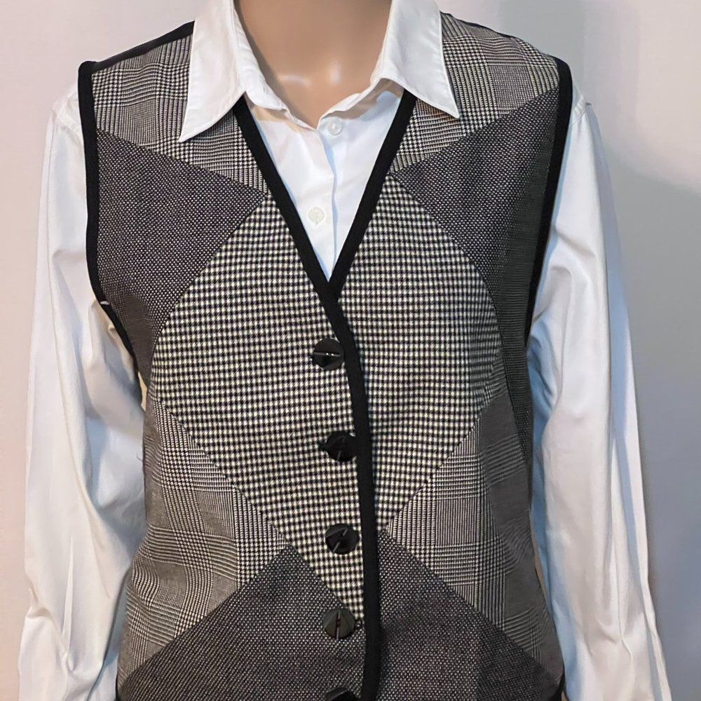 Liz Claiborne Women's Vest, Large